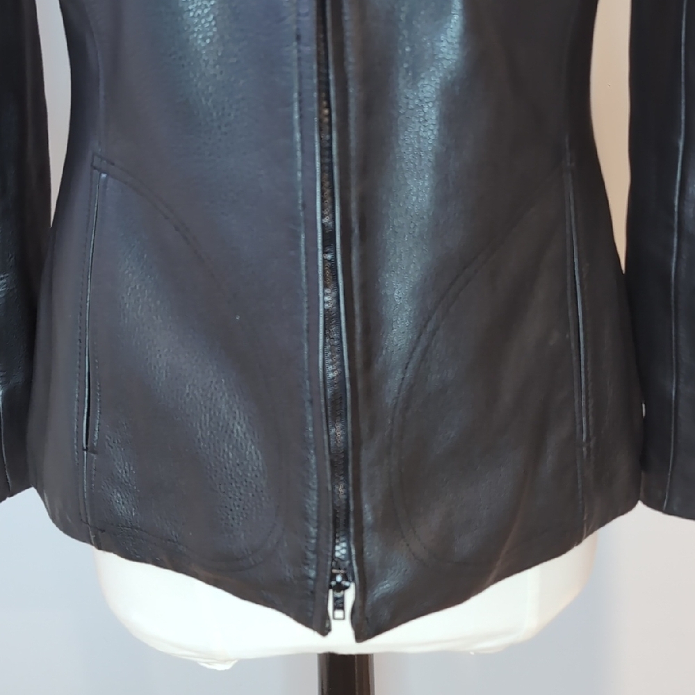 Vintage Danier Black Leather Zip-Front Fitted Jacket - Picture 3 of 14